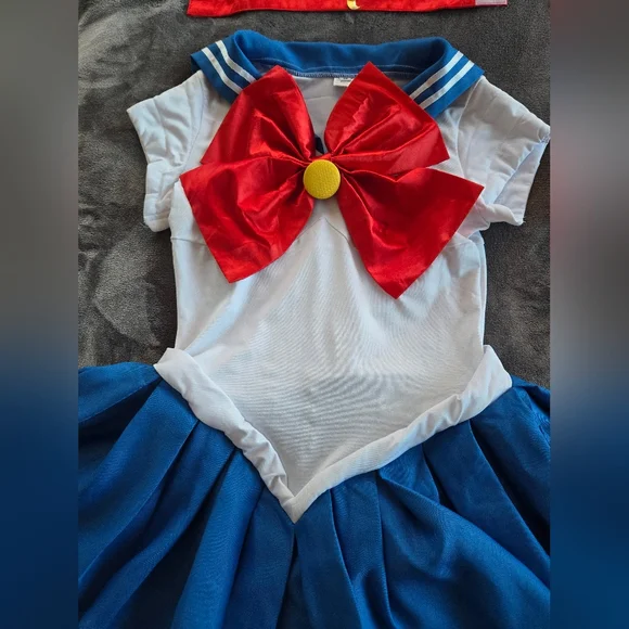 Sailor Moon Costume Red and Blue XS - Picture 6 of 13